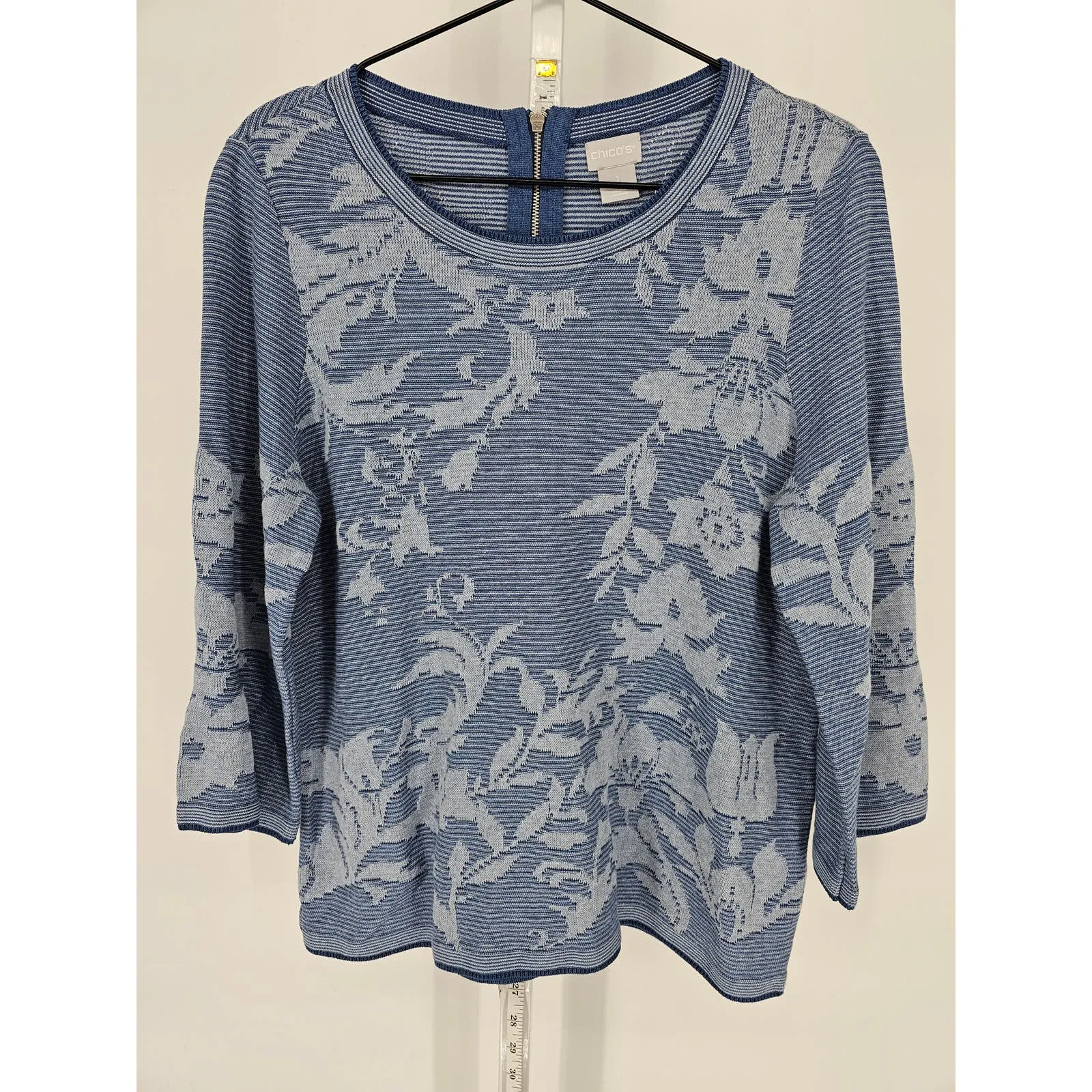 Chicos Womens Sz 1 (L) Long Sleeve Knit Top Light Blue Floral Zip Back