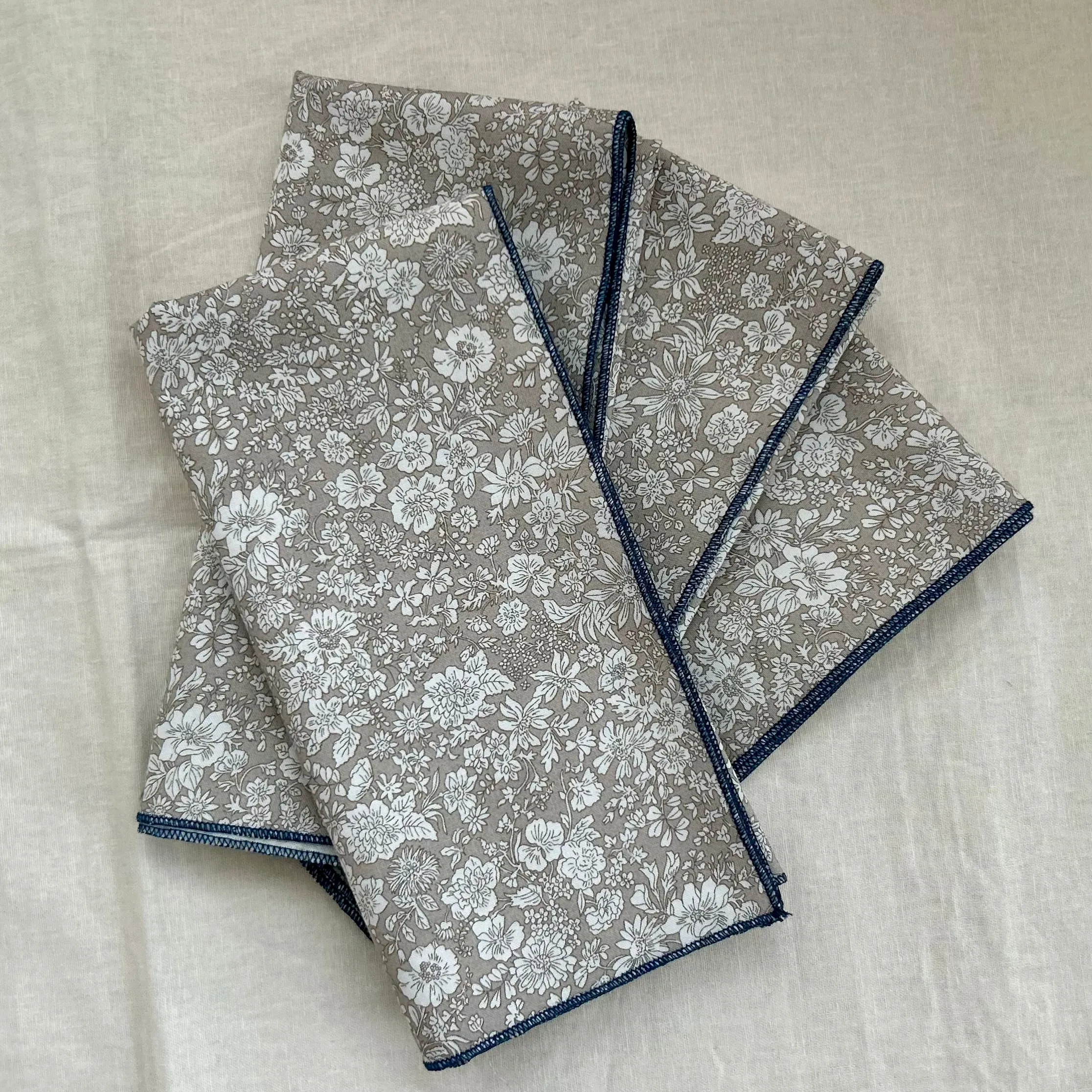 Dinner Napkins - Set of 4 * Various Styles