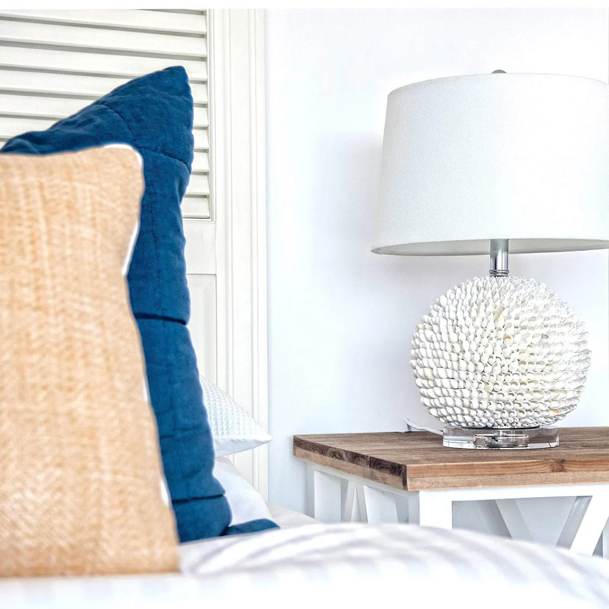 Shell Table Lamp With Shade (Round)